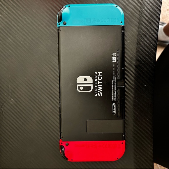 Used Nintendo Switch Console - Picture 7 of 7